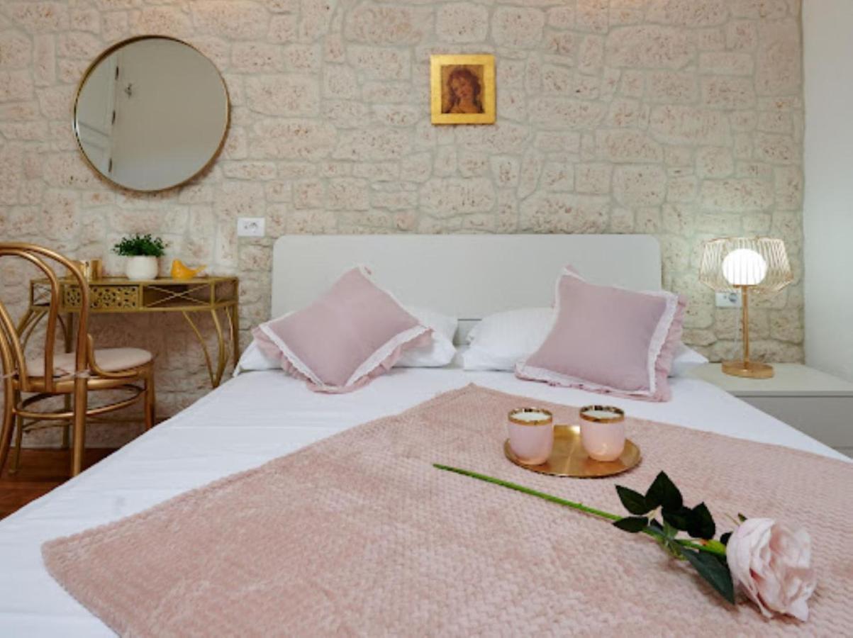 Guesthouse Ana Trogir Old Town Exterior foto
