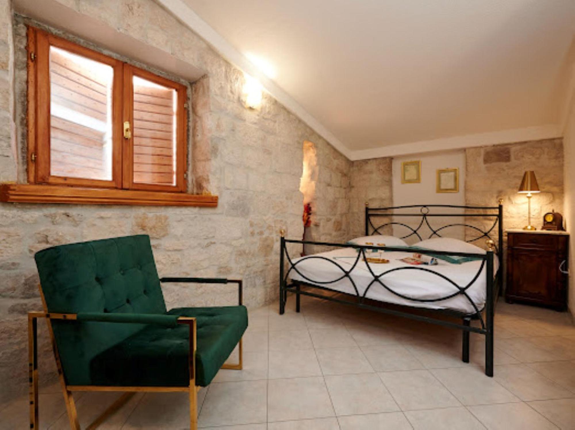 Guesthouse Ana Trogir Old Town Quarto foto